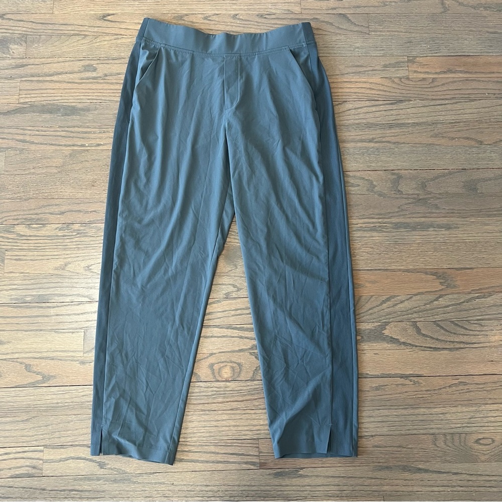 Athleta Brooklyn Pant Mid Rise Ankle Length Slate Blue Size 10 Athleisure